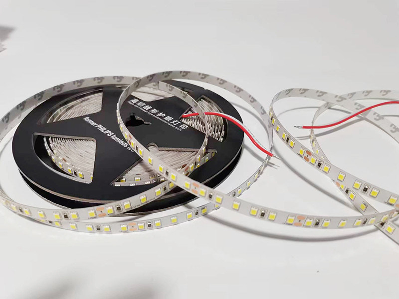 Lâmpadas LED ecológicas em branco fresco CCT 6000K 6500K Peso de estoque pronto 0,18 kg