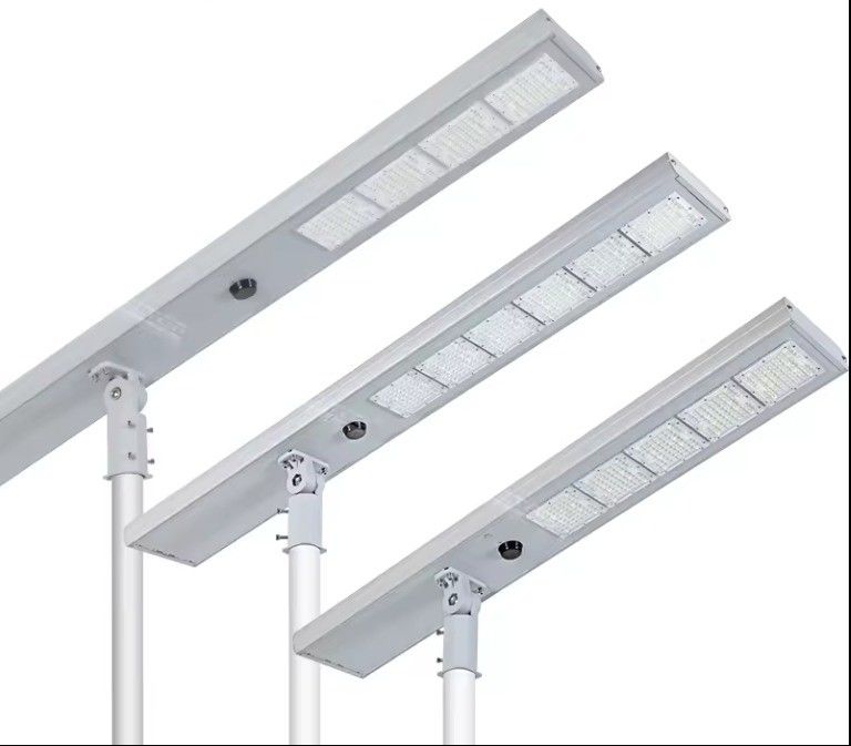 Luzes de rua LED solares de longa duração e à prova d'água para instalação externa simples