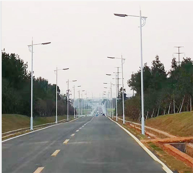 Pólo de lâmpada solar de rua 3-12 metros de braço único/dobro para soluções de iluminação exterior